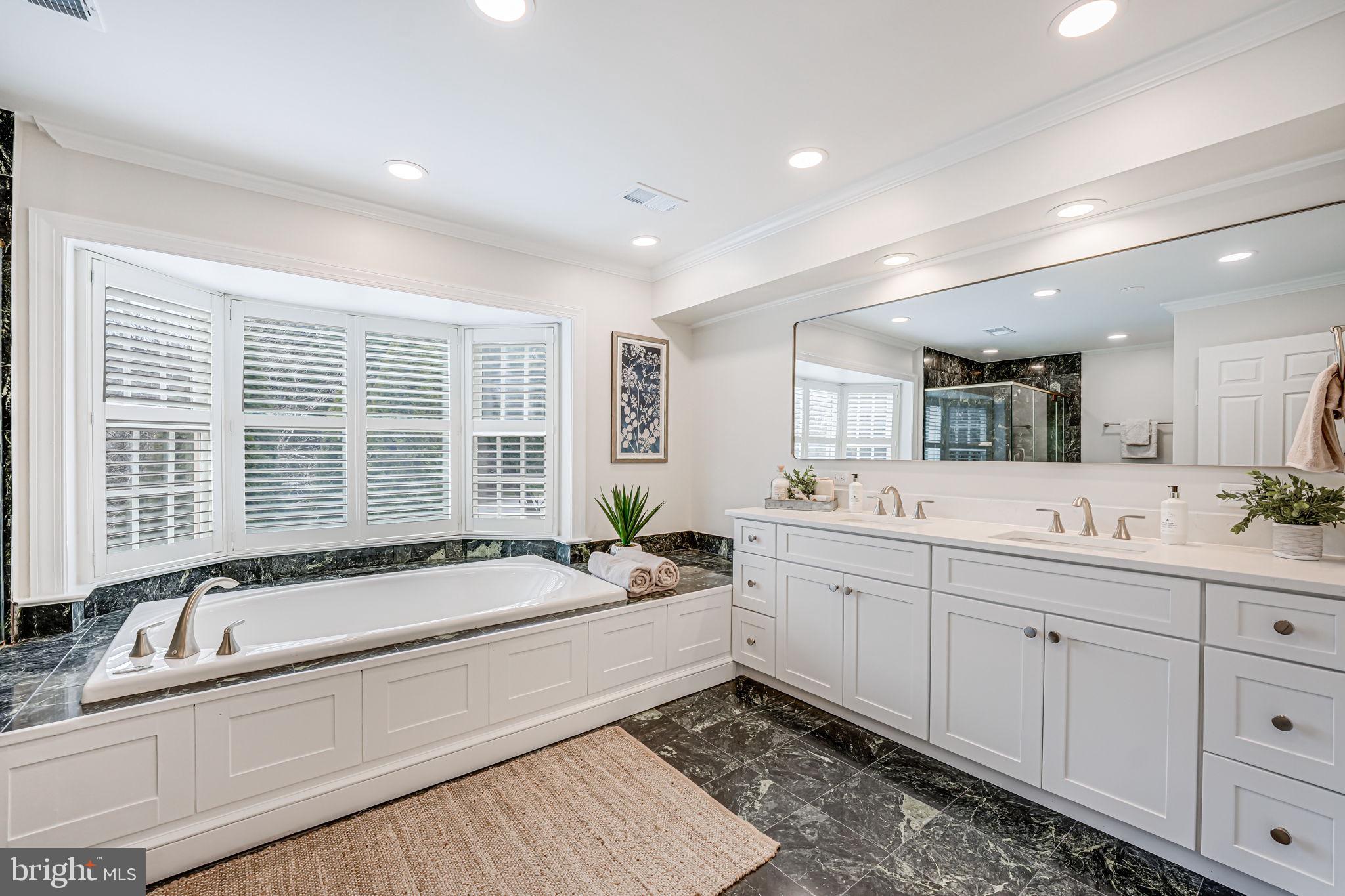 10800 Tradewind Drive Oakton, VA 22124 - Photo 40 of 77 Primary Bath