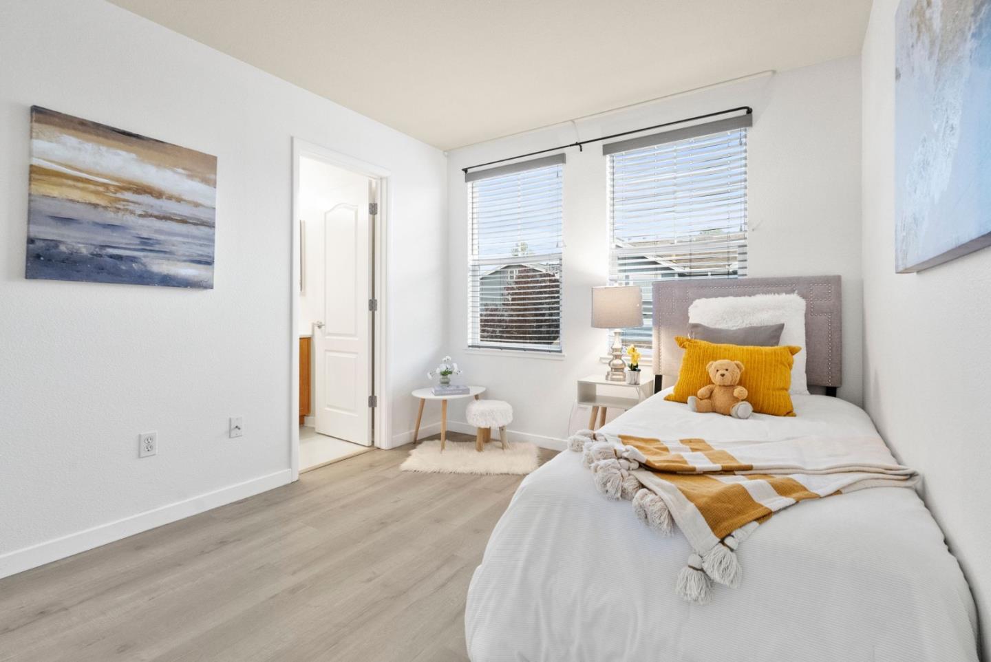 658 Kingsford Way Hayward, CA 94541 - Photo 20 of 38 a bedroom with a bed and window