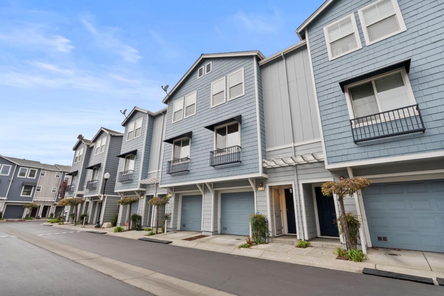 658 Kingsford Way Hayward, CA 94541 - Photo 29 of 38 a view of a building with car windows
