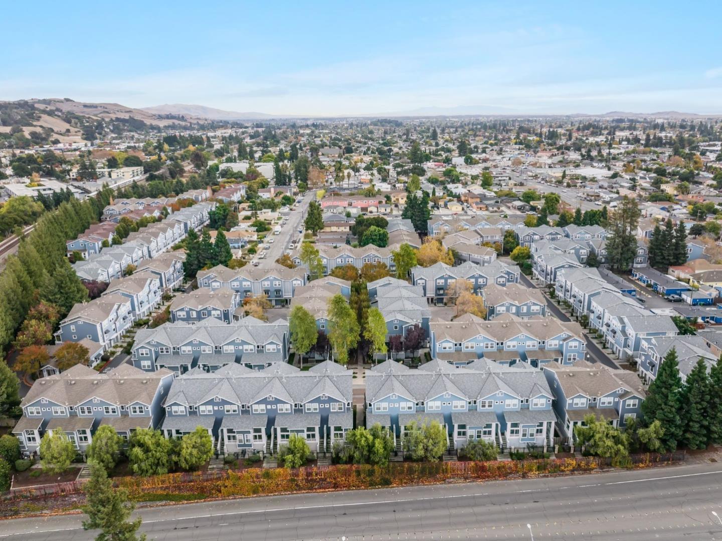 658 Kingsford Way Hayward, CA 94541 - Photo 33 of 38 an aerial view of a city