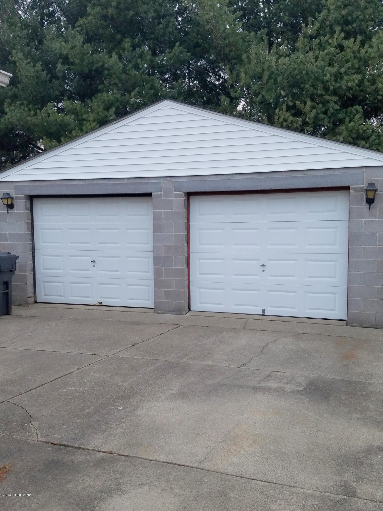 314 East Blue Jay Road Louisville, KY 40229 - Photo 15 of 15 20180227_182526