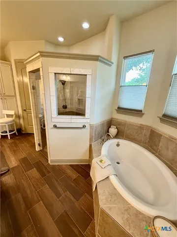 $989,500 | 121 Pond View Court, Spring Branch, TX 78070