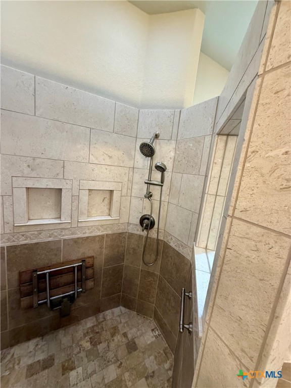 121 Pond View Court Spring Branch, TX 78070 - Photo 20 of 48