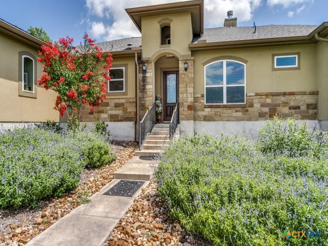 $989,500 | 121 Pond View Court, Spring Branch, TX 78070