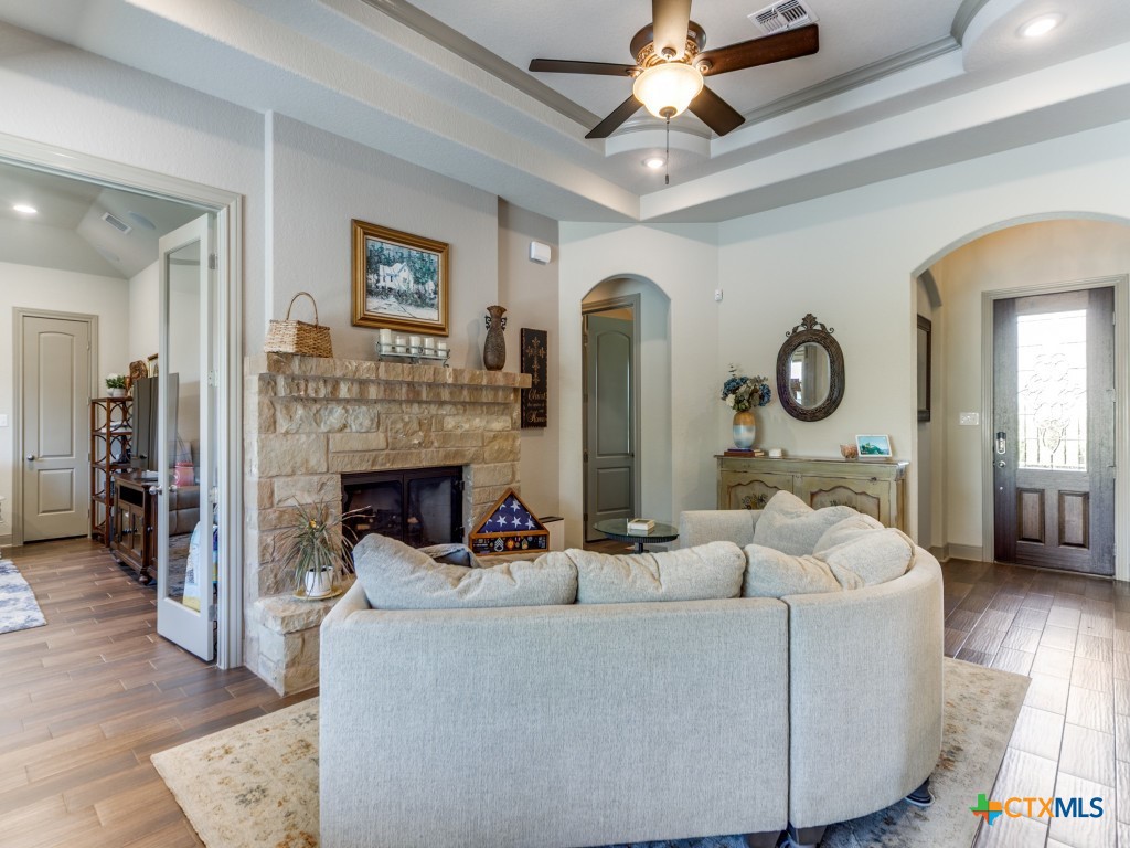 121 Pond View Court Spring Branch, TX 78070 - Photo 3 of 48