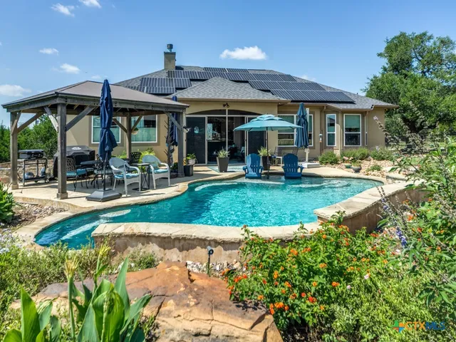 $989,500 | 121 Pond View Court, Spring Branch, TX 78070