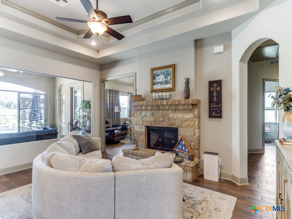 121 Pond View Court Spring Branch, TX 78070 - Photo 4 of 48