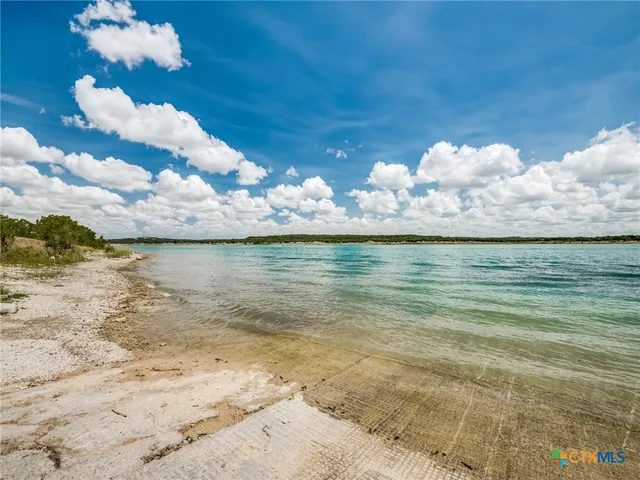 $989,500 | 121 Pond View Court, Spring Branch, TX 78070