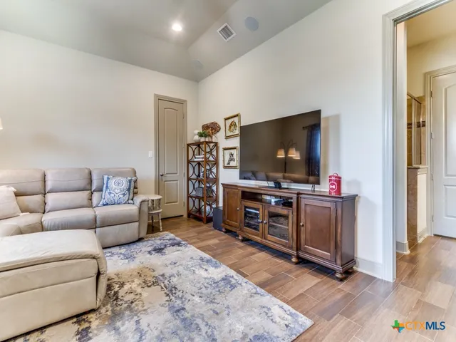 $989,500 | 121 Pond View Court, Spring Branch, TX 78070