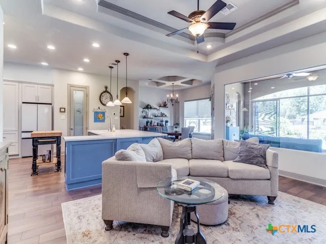 $989,500 | 121 Pond View Court, Spring Branch, TX 78070