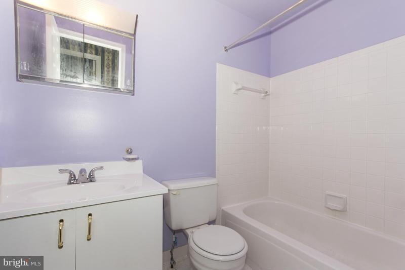 9443 Joppa Pond Road Baltimore, MD 21234 - Photo 16 of 23 Bath