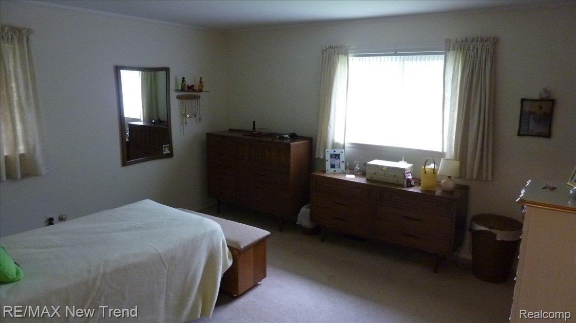 16237 Wayne Road Livonia, MI 48154 - Photo 12 of 18 Master bedroom