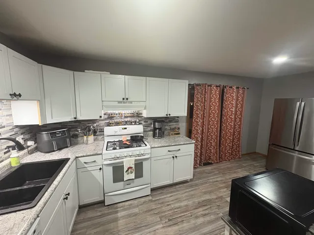 $184,900 | 810 Pettit Court, Machesney Park, IL 61115