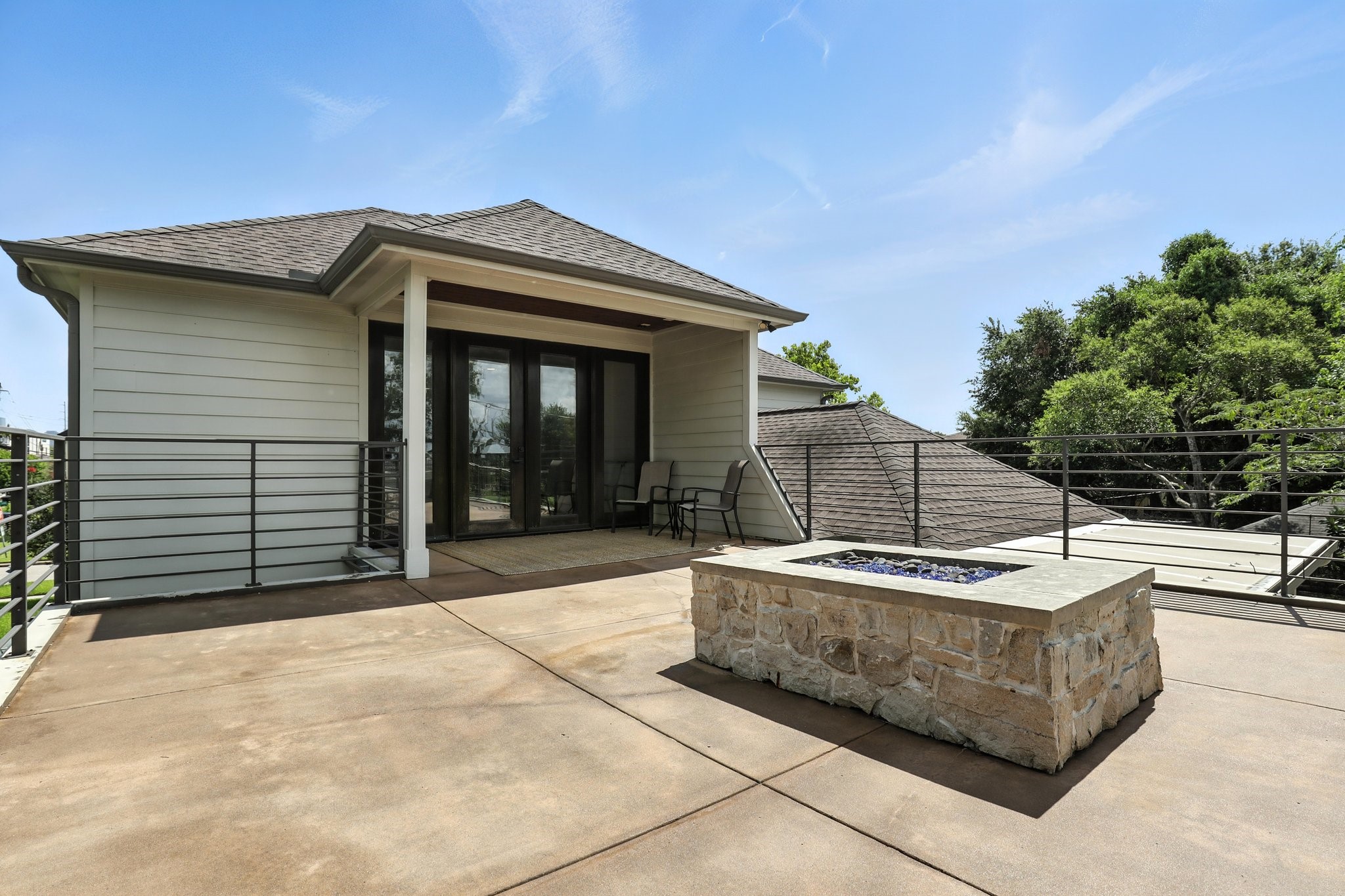 3202 Ozark Street Houston, TX 77021 - Photo 34 of 37 a view of a terrace with couches and sky view