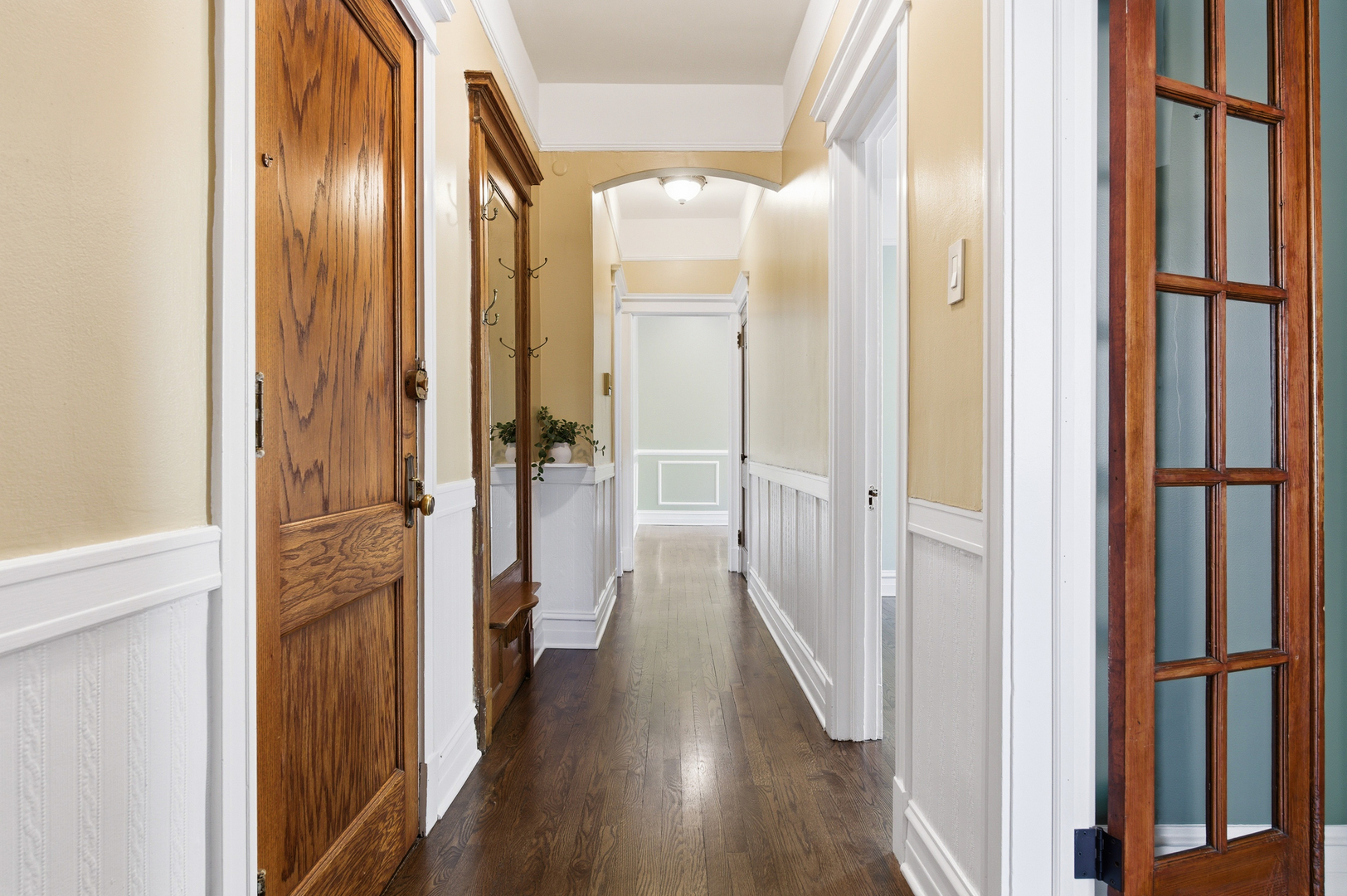559 West Fullerton Parkway, Unit 1W Chicago, IL 60614 - Photo 2 of 23