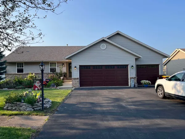 $349,000 | 525 West Maple Avenue, Stockton, IL 61085