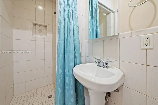 $1,290,000 | 573 Palmetto Drive, Miami Springs, FL 33166