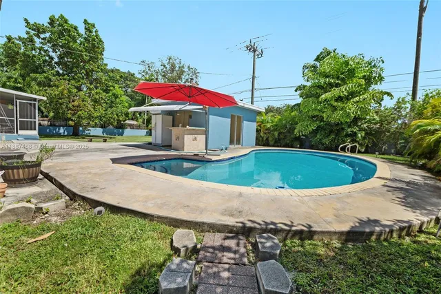 $1,290,000 | 573 Palmetto Drive, Miami Springs, FL 33166