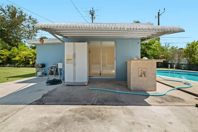 $1,290,000 | 573 Palmetto Drive, Miami Springs, FL 33166