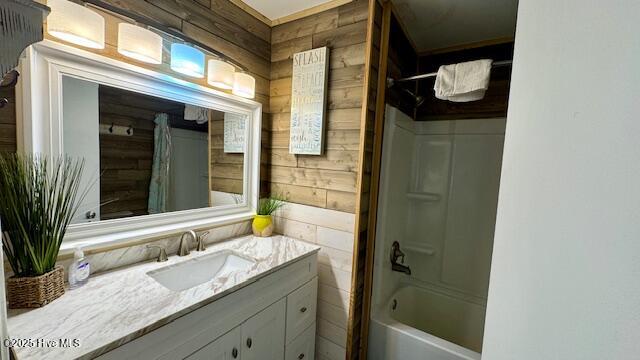 9201 Coast Guard Road, Unit E101 Emerald Isle, NC 28594 - Photo 32 of 50 en suite bath