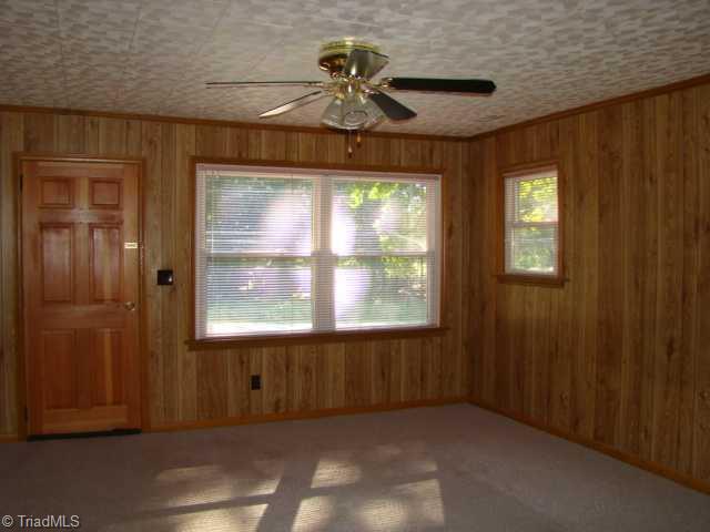 376 Mack Road Asheboro, NC 27205 - Photo 2 of 14 Living Room.