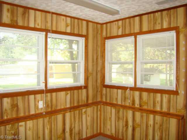 376 Mack Road Asheboro, NC 27205 - Photo 4 of 14 Dining Room.