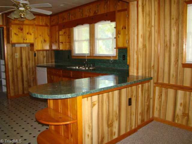 376 Mack Road Asheboro, NC 27205 - Photo 6 of 14 Kitchen.
