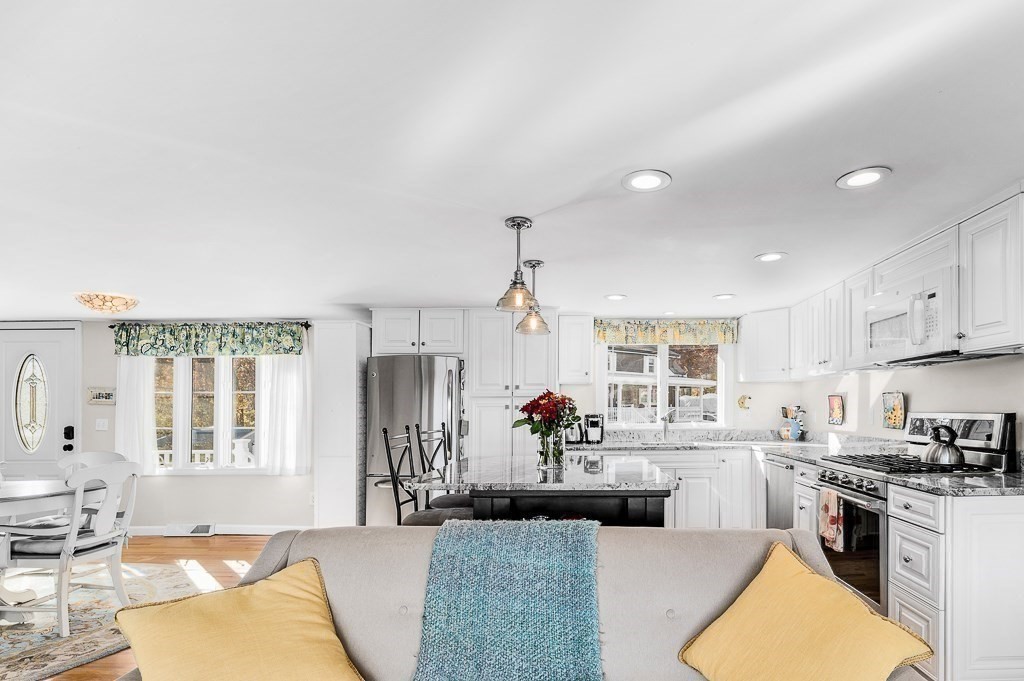 2 Beech Street Hamilton, MA 01982 - Photo 12 of 38 Gallery Image 12
