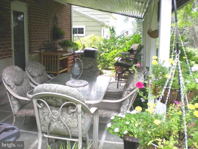 1906 Frederick Road Catonsville, MD 21228 - Photo 17 of 18 Patio
