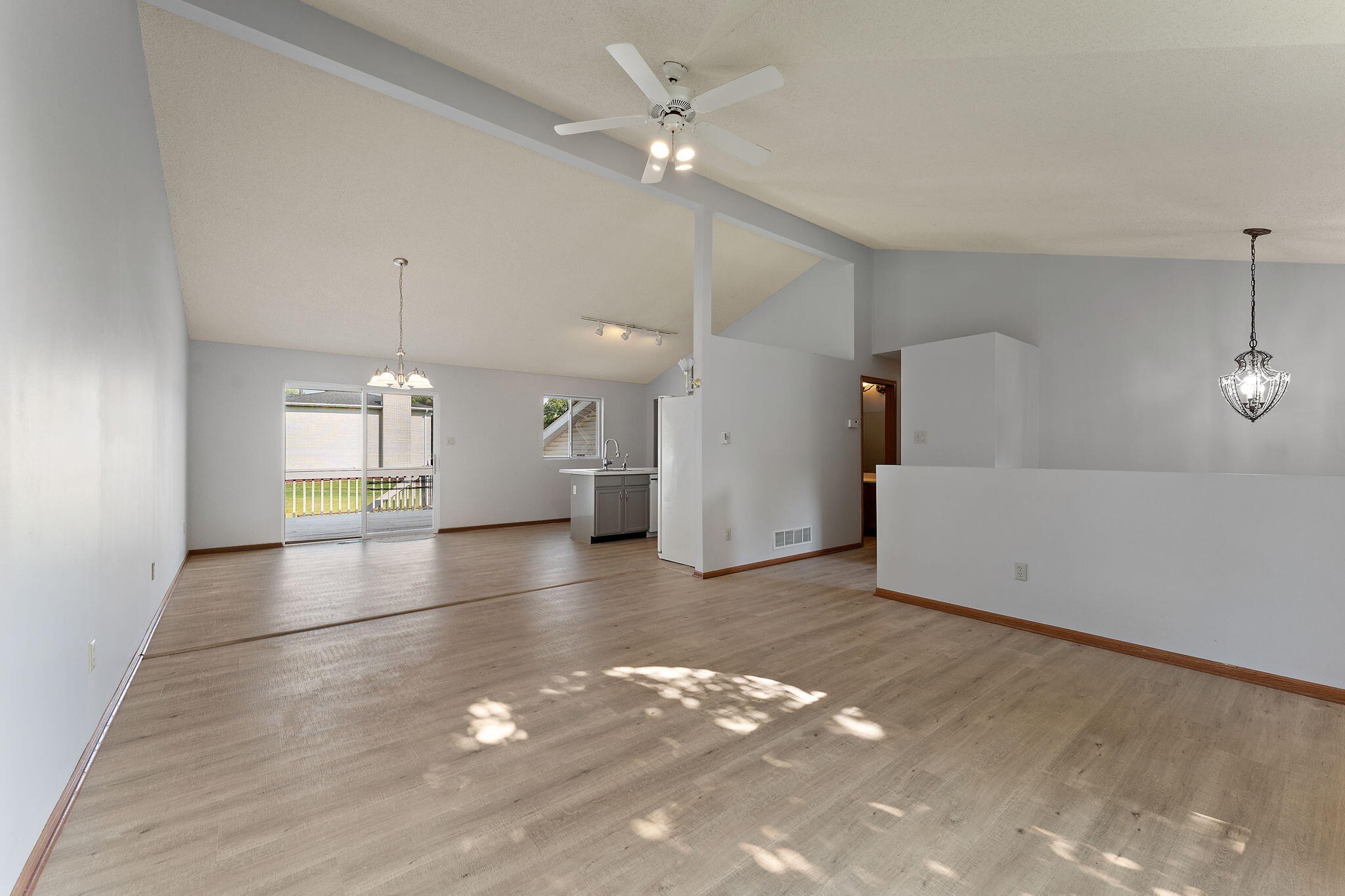 1807 Forest Lane Crown Point, IN 46307 - Photo 7 of 32 2048x1365