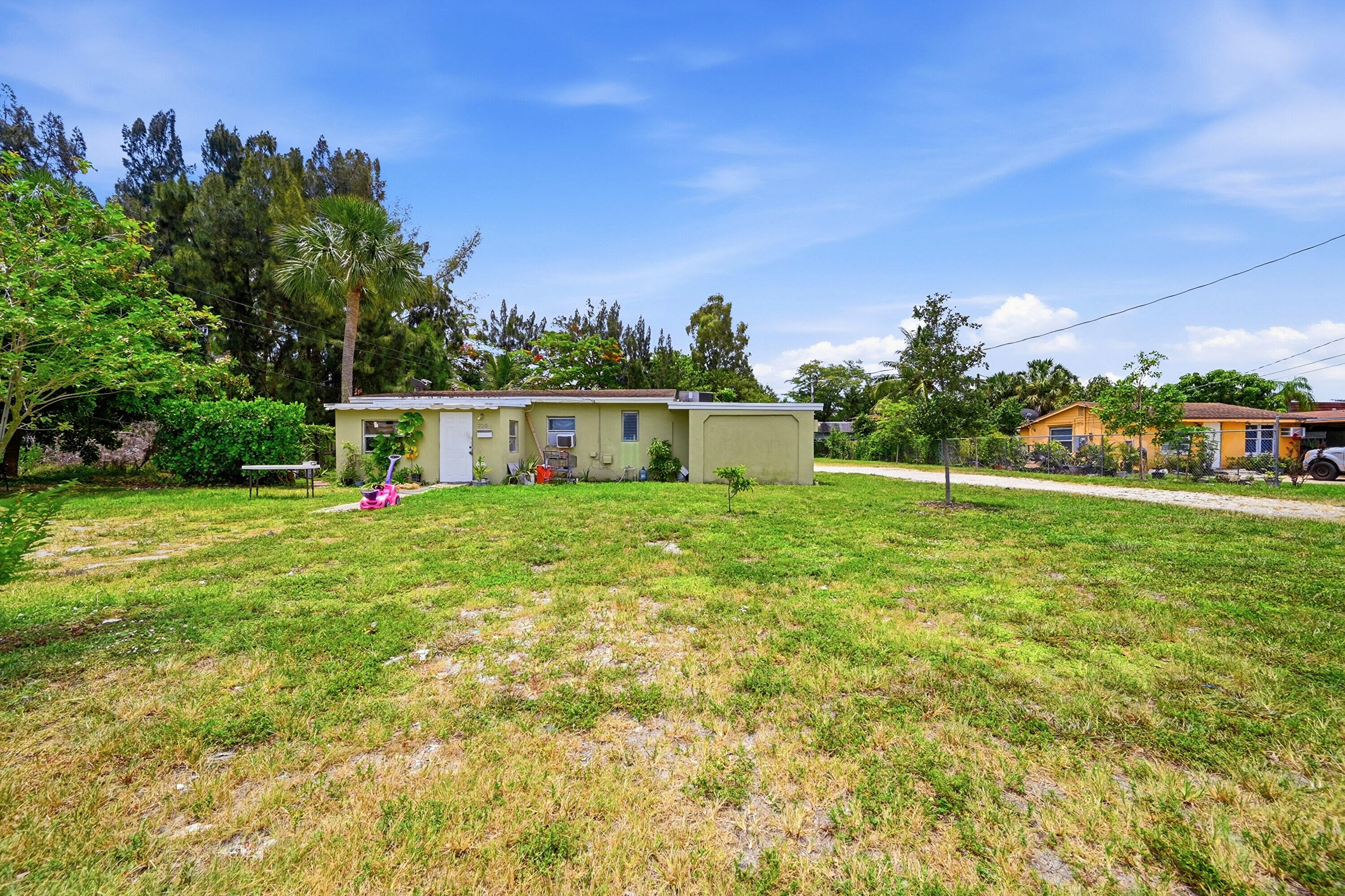 700 Southwest 8th Street Pompano Beach, FL 33060 - Photo 1 of 32 01_stl_0489