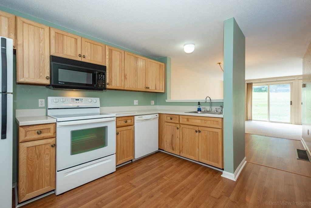 22 Stone Ridge Road, Unit 22 Franklin, MA 02038 - Photo 7 of 36 Gallery Image 7