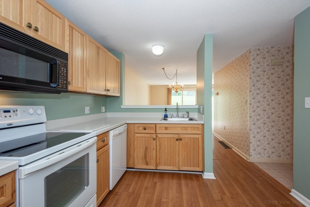 22 Stone Ridge Road, Unit 22 Franklin, MA 02038 - Photo 8 of 36 Gallery Image 8
