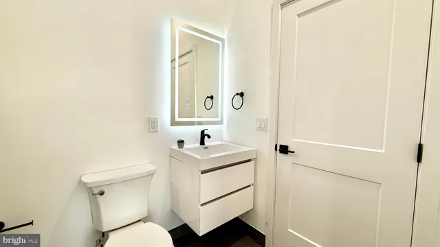 $980,000 | 225 Penn Avenue, Edison, NJ 08817