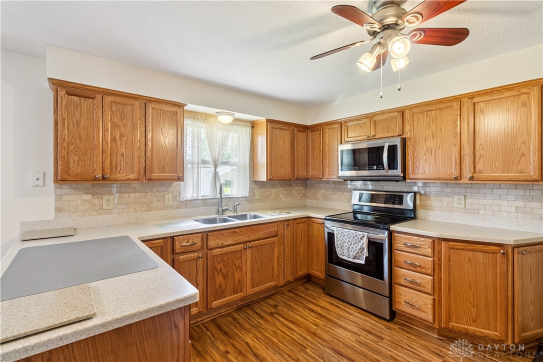 3697 Kemp Road Beavercreek, OH 45431 - Photo 10 of 28