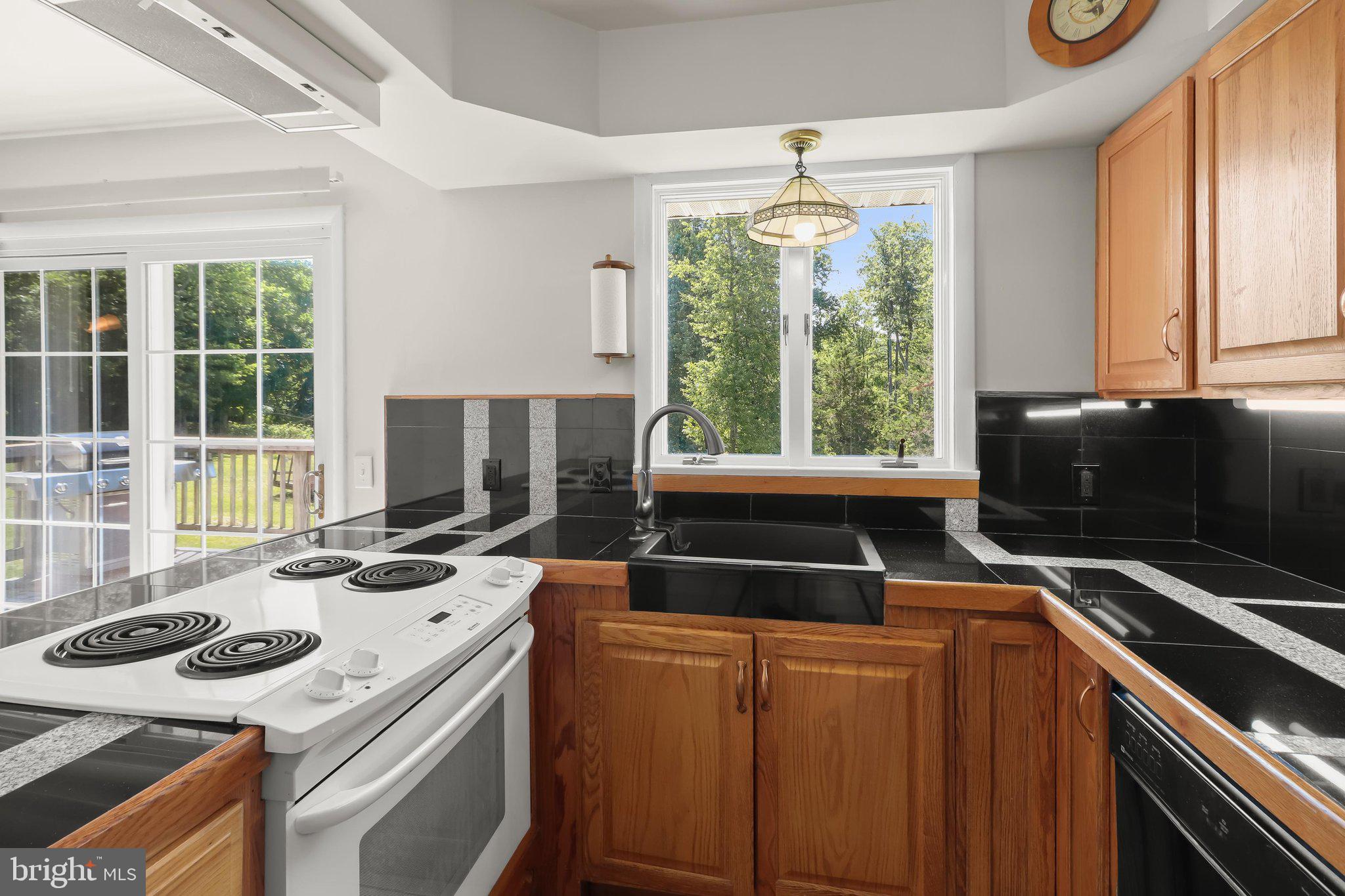 5773 Oakland Road Sykesville, MD 21784 - Photo 22 of 57 Kitchen