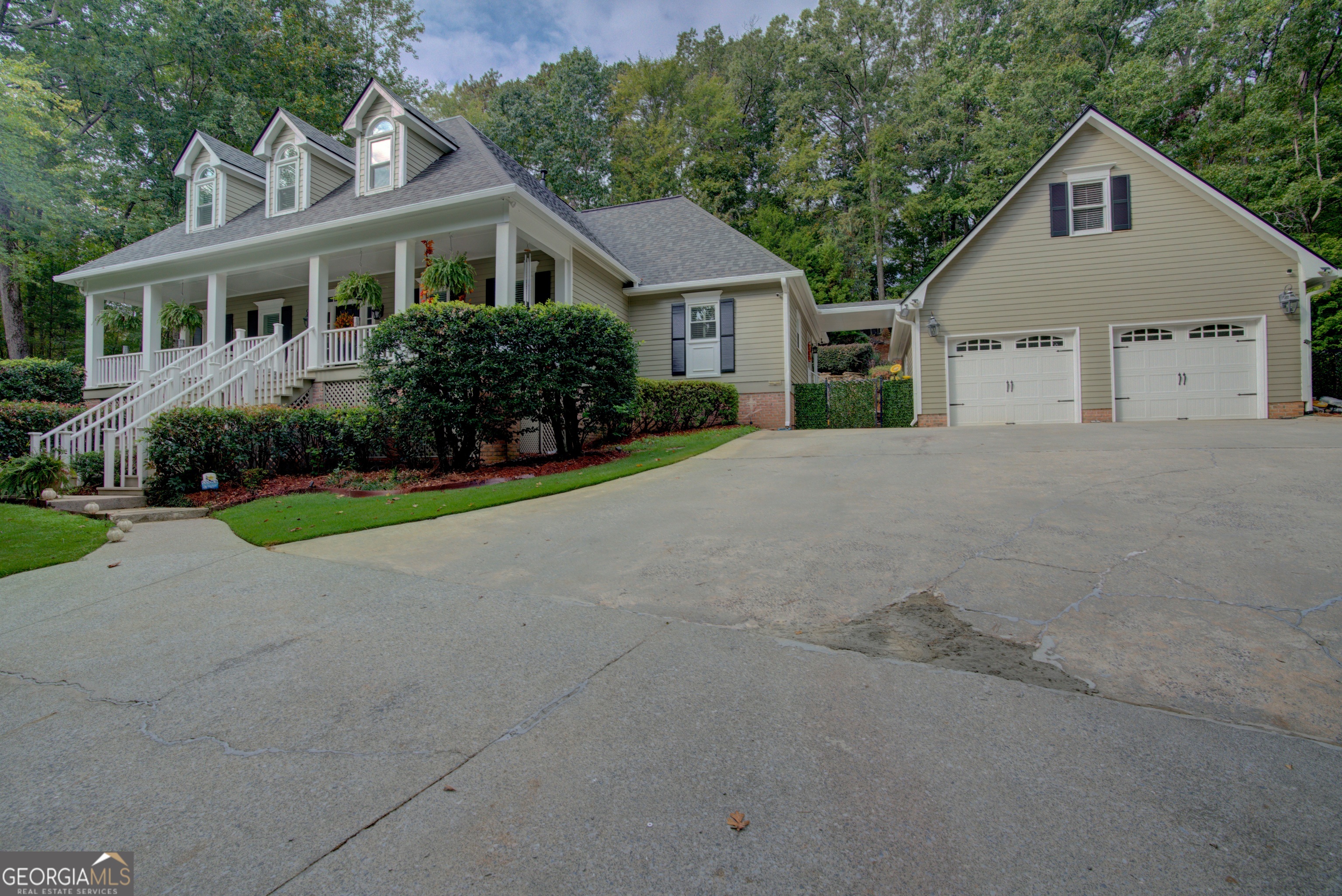 4 Rivermont Drive Southwest Rome, GA 30165 - Photo 2 of 55 a view of house with yard and green space