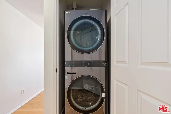 $4,800 | 102 North Sweetzer Avenue, Unit 106, Los Angeles, CA 90048