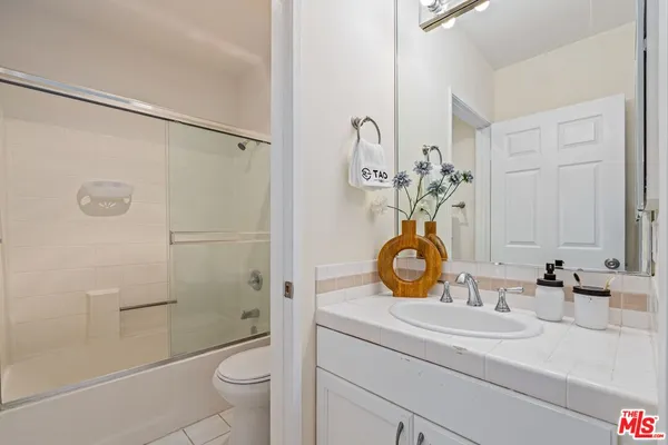 $4,800 | 102 North Sweetzer Avenue, Unit 106, Los Angeles, CA 90048