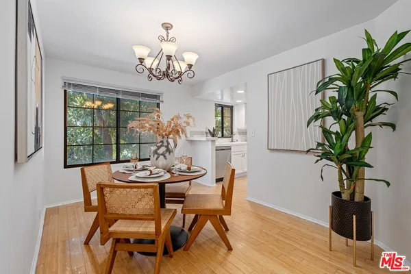 $4,800 | 102 North Sweetzer Avenue, Unit 106, Los Angeles, CA 90048