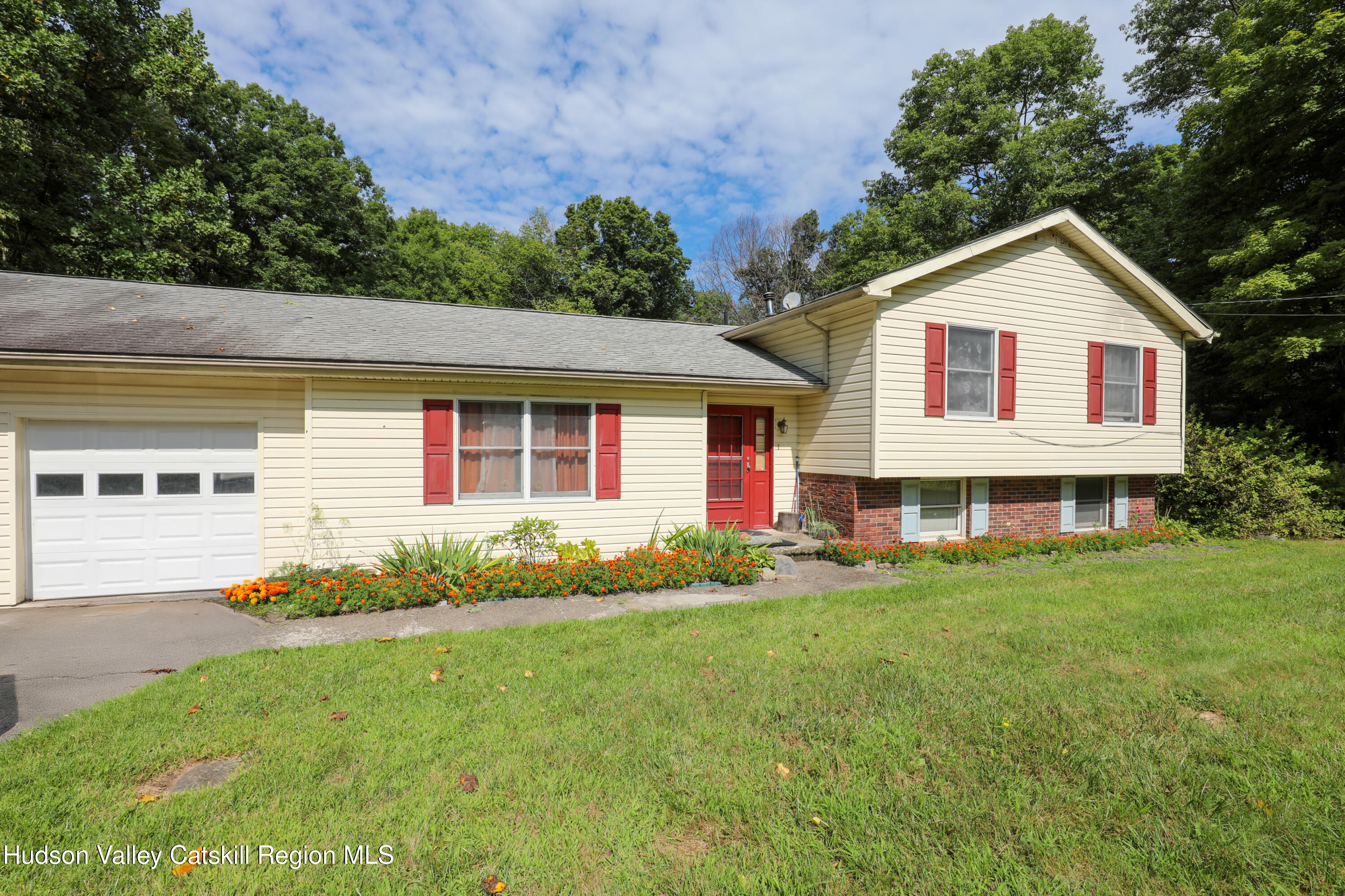 38 Roxanne Boulevard Highland, NY 12528 - Photo 1 of 21 02