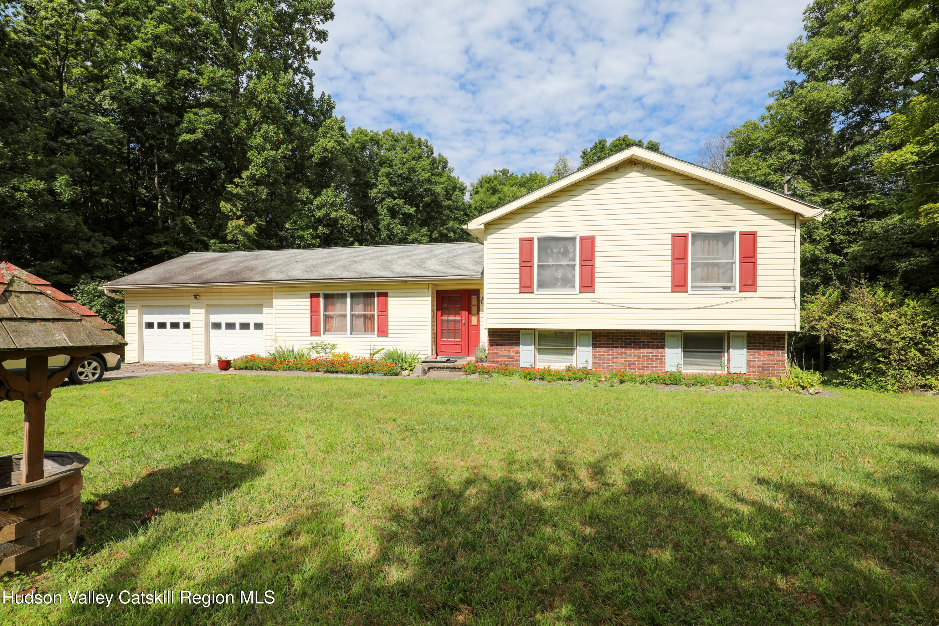 38 Roxanne Boulevard Highland, NY 12528 - Photo 2 of 21 03