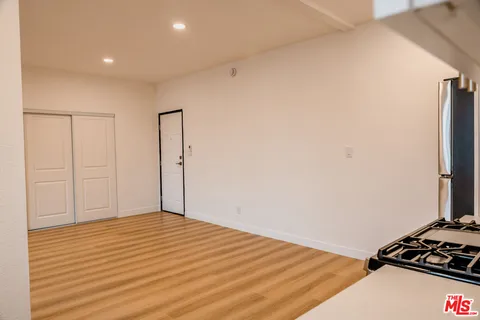 $2,550 | 4521 Hollywood Boulevard, Unit 5, Los Angeles, CA 90027