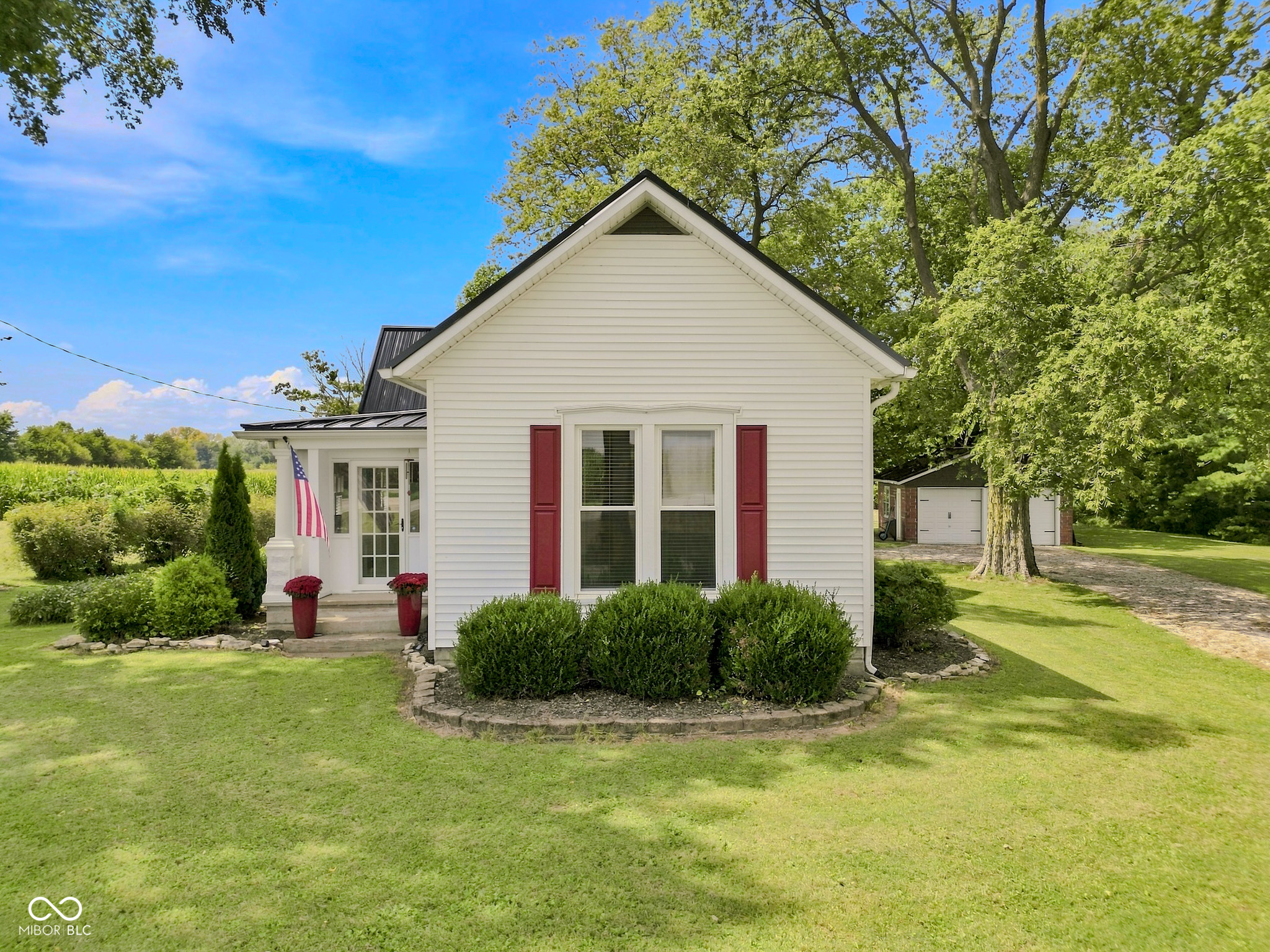 12140 North Marr Road Columbus, IN 47203 - Photo 2 of 37 Gallery Image 2