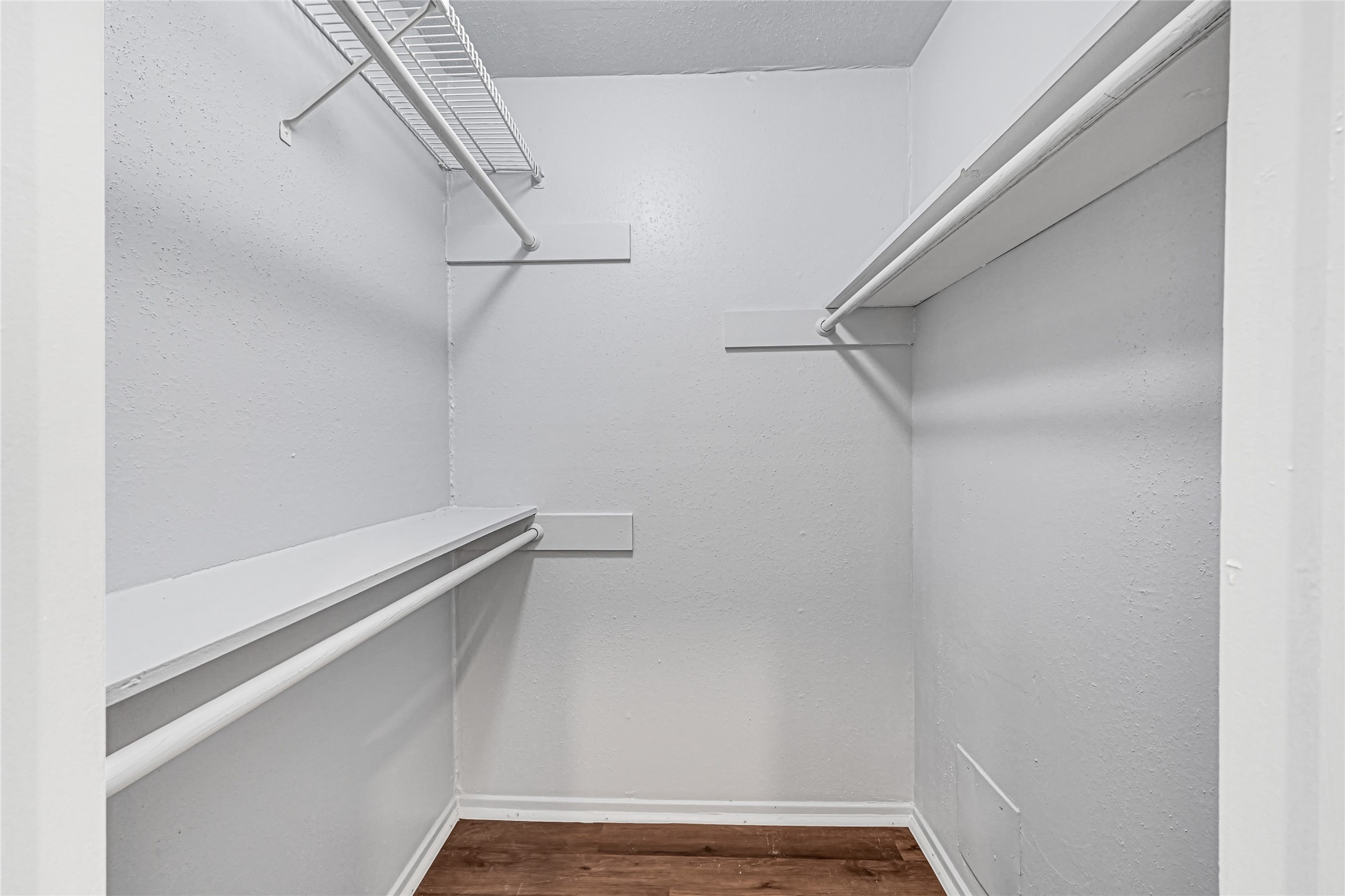 10554 Quail Ridge Lane Sugar Land, TX 77498 - Photo 30 of 37 Primary walk-in closet
