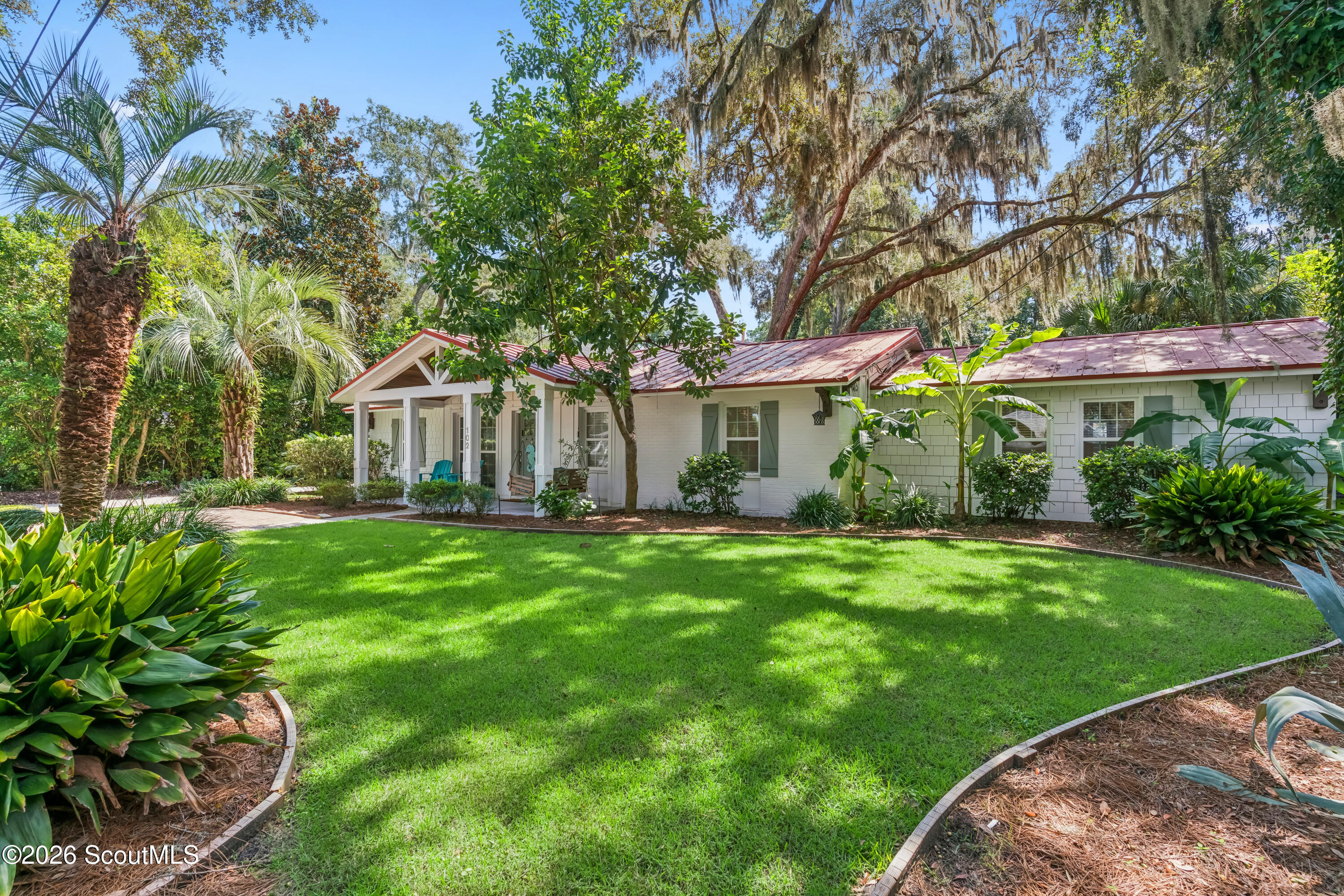 102 Silver Lake Road St. Simons Island, GA 31522 - Photo 3 of 50 Front