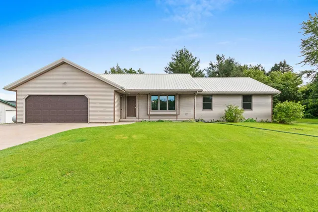 W783 County Rd VV, Seymour, WI 54165