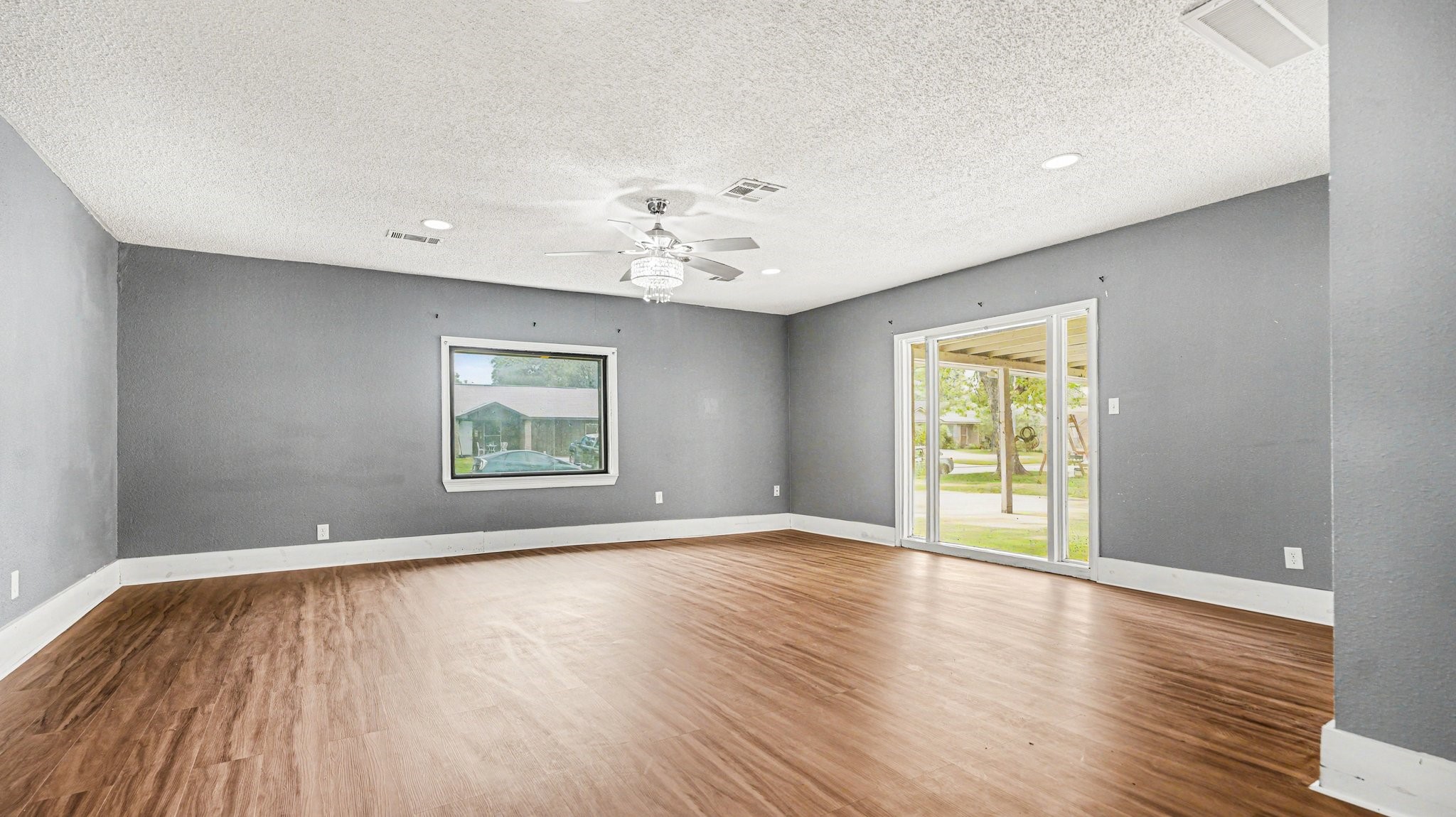5318 Hemlock Drive Baytown, TX 77521 - Photo 7 of 23