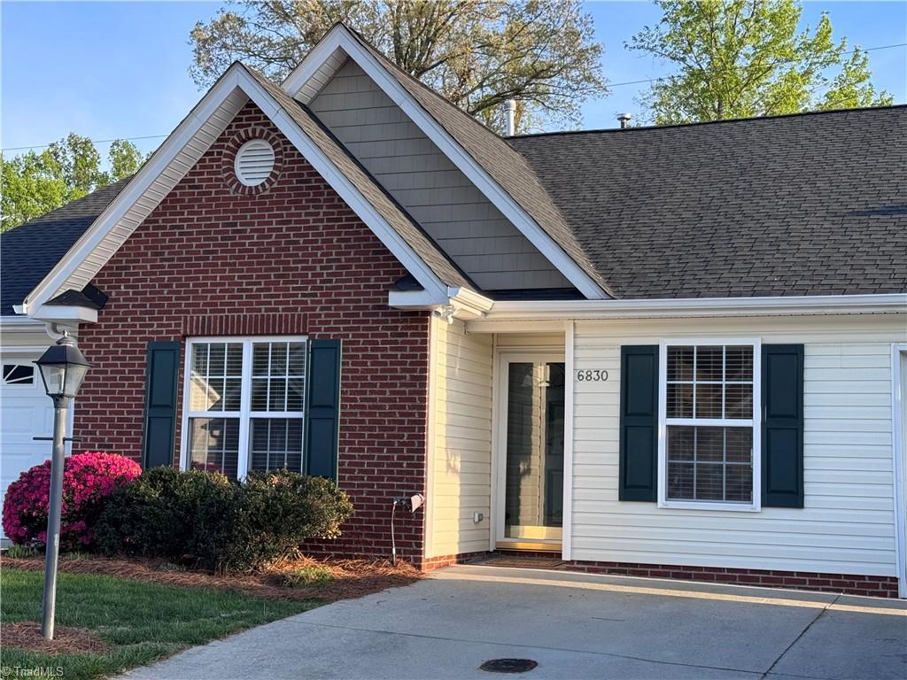 6830 Wellsley Court Clemmons, NC 27012 - Photo 2 of 40