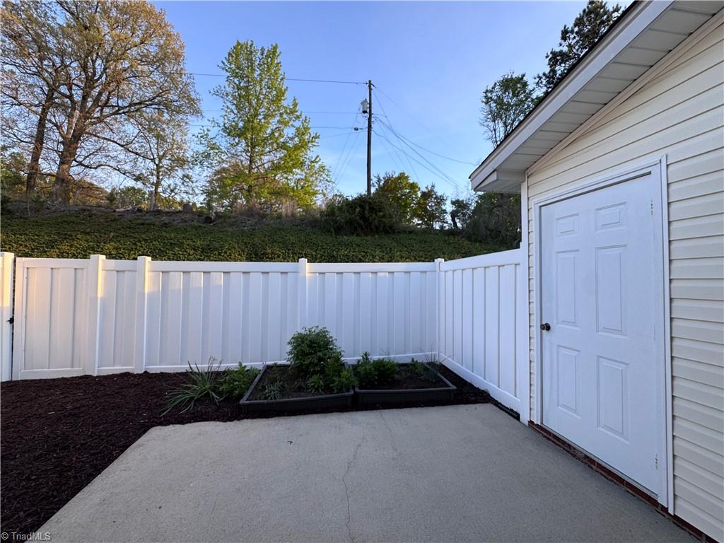 6830 Wellsley Court Clemmons, NC 27012 - Photo 35 of 40